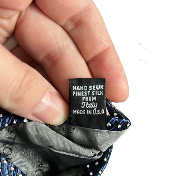 Robert Talbott Nordstrom Blue Tie Hand Sewn 100% Silk From Italy Made In USA - Picture 8 of 8